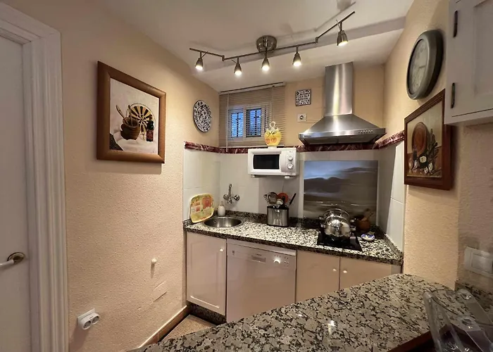 Apartamento La Carihuela A 5 Minutos De La Playa,vistas Al Mar