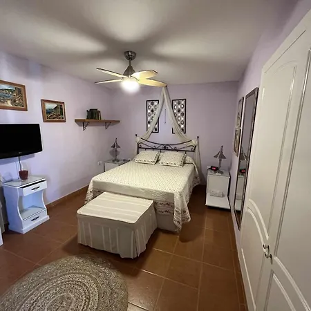 Apartment La Carihuela A 5 Minutos De La Playa,vistas Al Mar